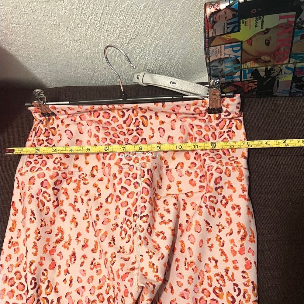 #1237=Chic Animal Print Leggings - Picture 4 of 12